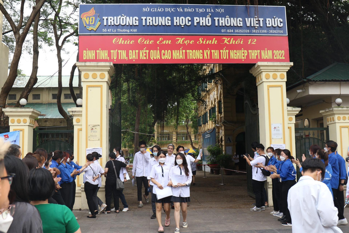 Thí sinh hoàn thành thi tốt nghiệp, cập nhật giải đề Ngoại Ngữ ảnh 17 Thí sinh hoàn thành thi tốt nghiệp, cập nhật giải đề Ngoại Ngữ ảnh 17