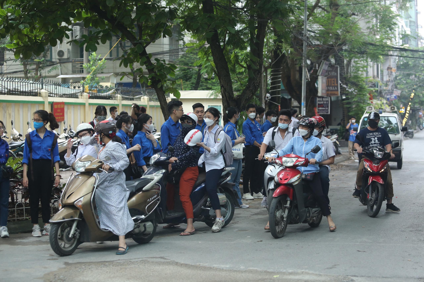 CẬP NHẬT: Hơn 1 triệu thí sinh háo hức làm thủ tục thi tốt nghiệp THPT 2022 ảnh 36 CẬP NHẬT: Hơn 1 triệu thí sinh háo hức làm thủ tục thi tốt nghiệp THPT 2022 ảnh 36