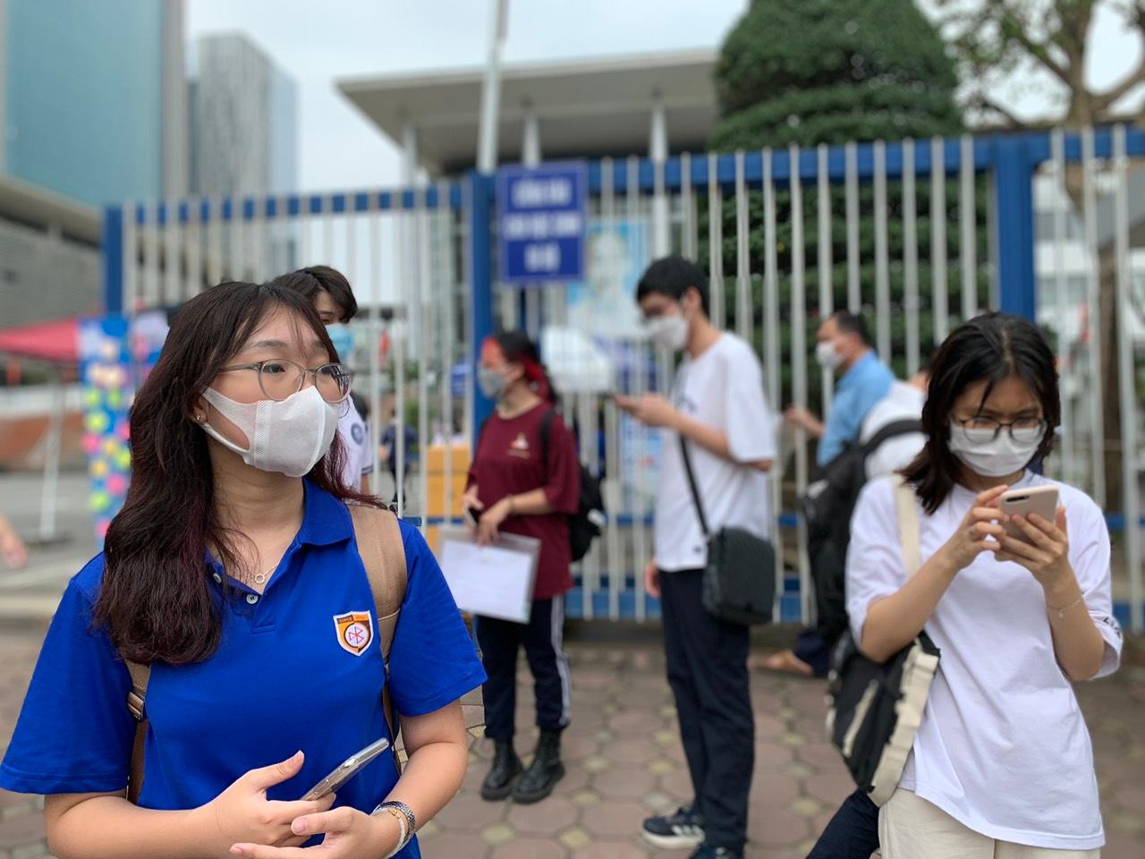 CẬP NHẬT: Hơn 1 triệu thí sinh háo hức làm thủ tục thi tốt nghiệp THPT 2022 ảnh 65 CẬP NHẬT: Hơn 1 triệu thí sinh háo hức làm thủ tục thi tốt nghiệp THPT 2022 ảnh 65