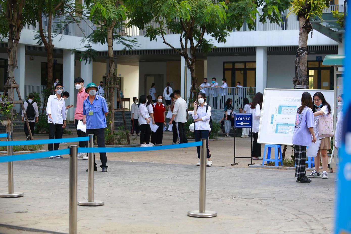 Thí sinh tự tin thi xong Ngữ Văn, cập nhật giải đề ảnh 34