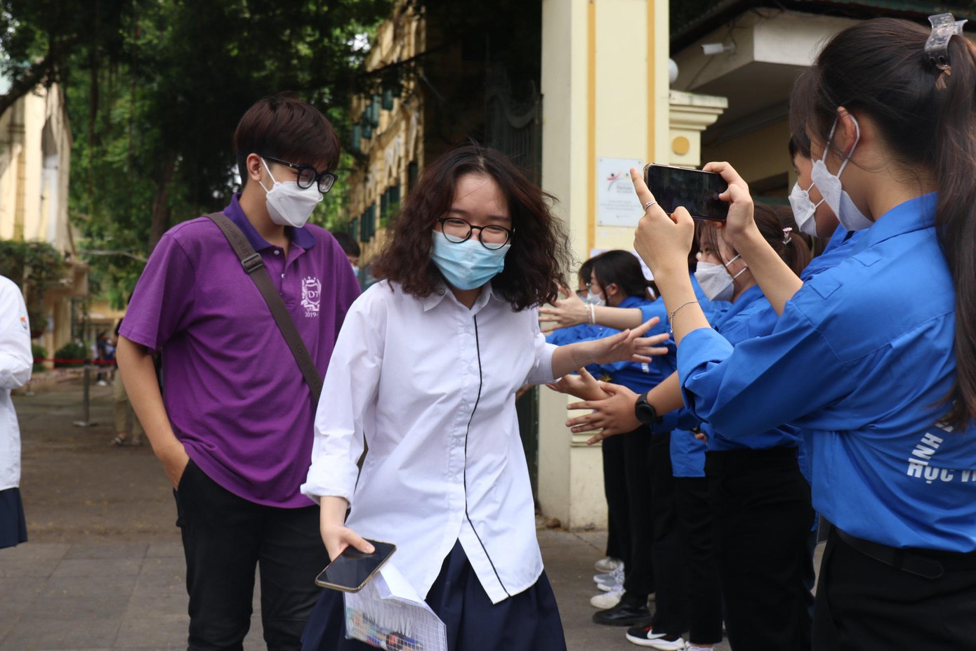 Thí sinh hoàn thành thi tốt nghiệp, cập nhật giải đề Ngoại Ngữ ảnh 20 Thí sinh hoàn thành thi tốt nghiệp, cập nhật giải đề Ngoại Ngữ ảnh 20