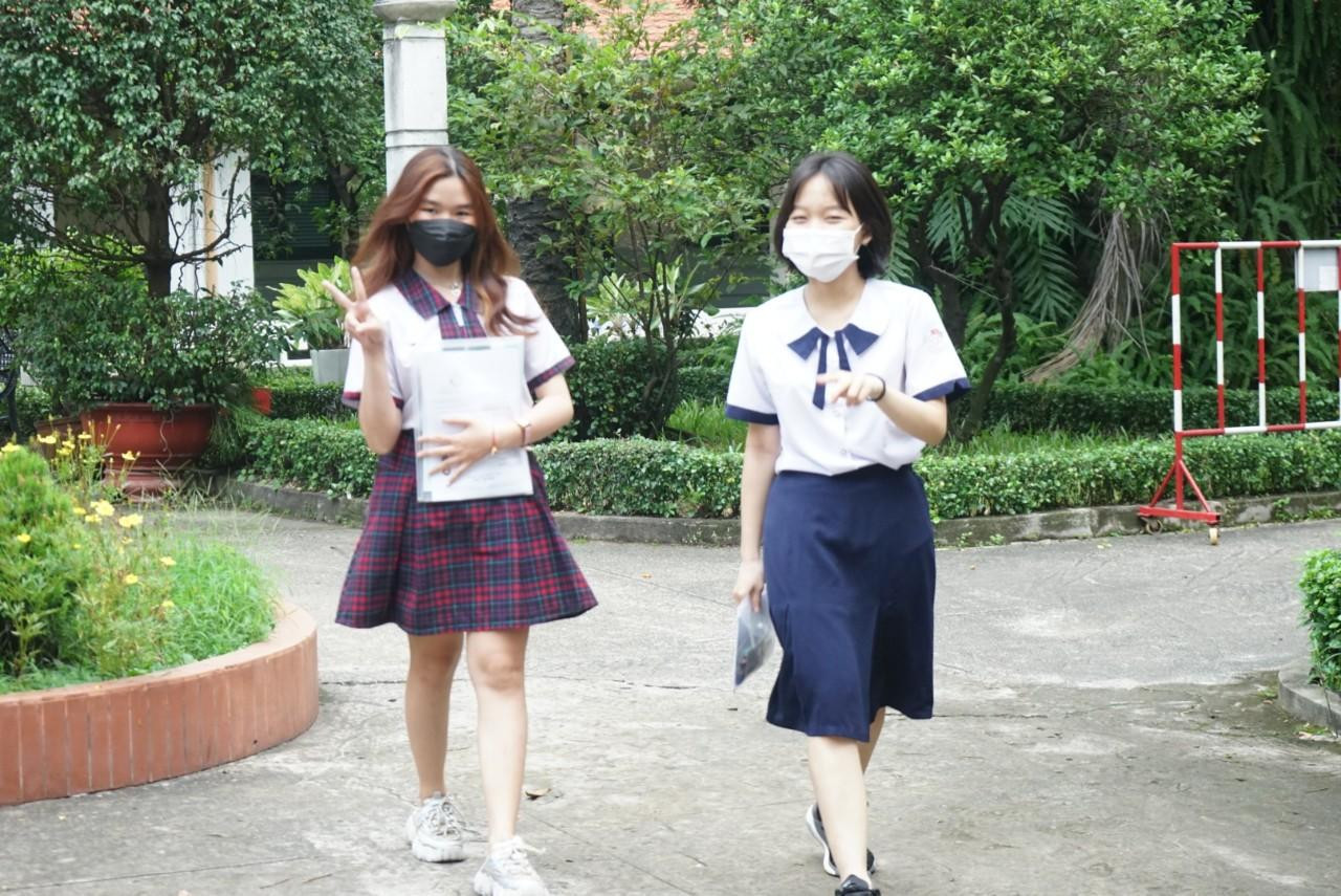 Thí sinh tự tin thi xong Ngữ Văn, cập nhật giải đề ảnh 105