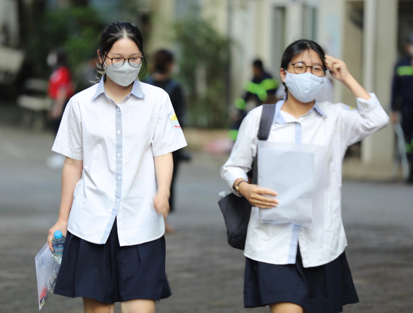 Thí sinh tự tin thi xong Ngữ Văn, cập nhật giải đề ảnh 25