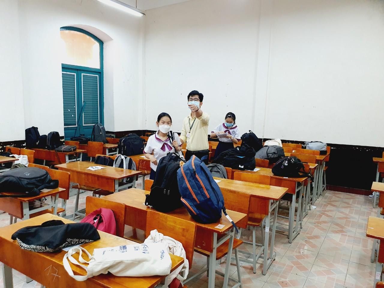 Thí sinh tự tin thi xong Ngữ Văn, cập nhật giải đề ảnh 18