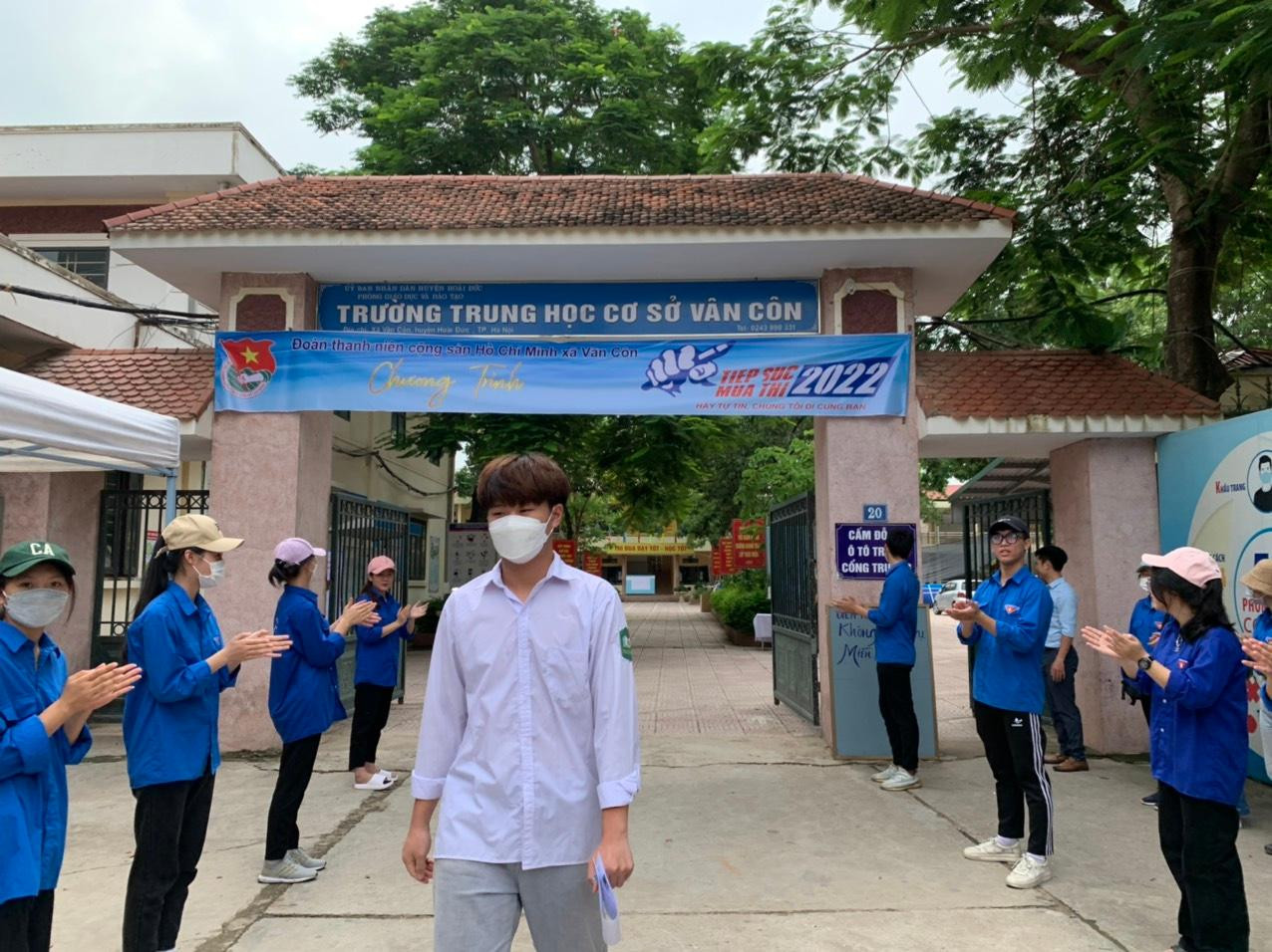 Thí sinh tự tin thi xong Ngữ Văn, cập nhật giải đề ảnh 100