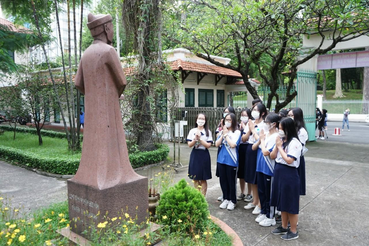 Thí sinh tự tin thi xong Ngữ Văn, cập nhật giải đề ảnh 60