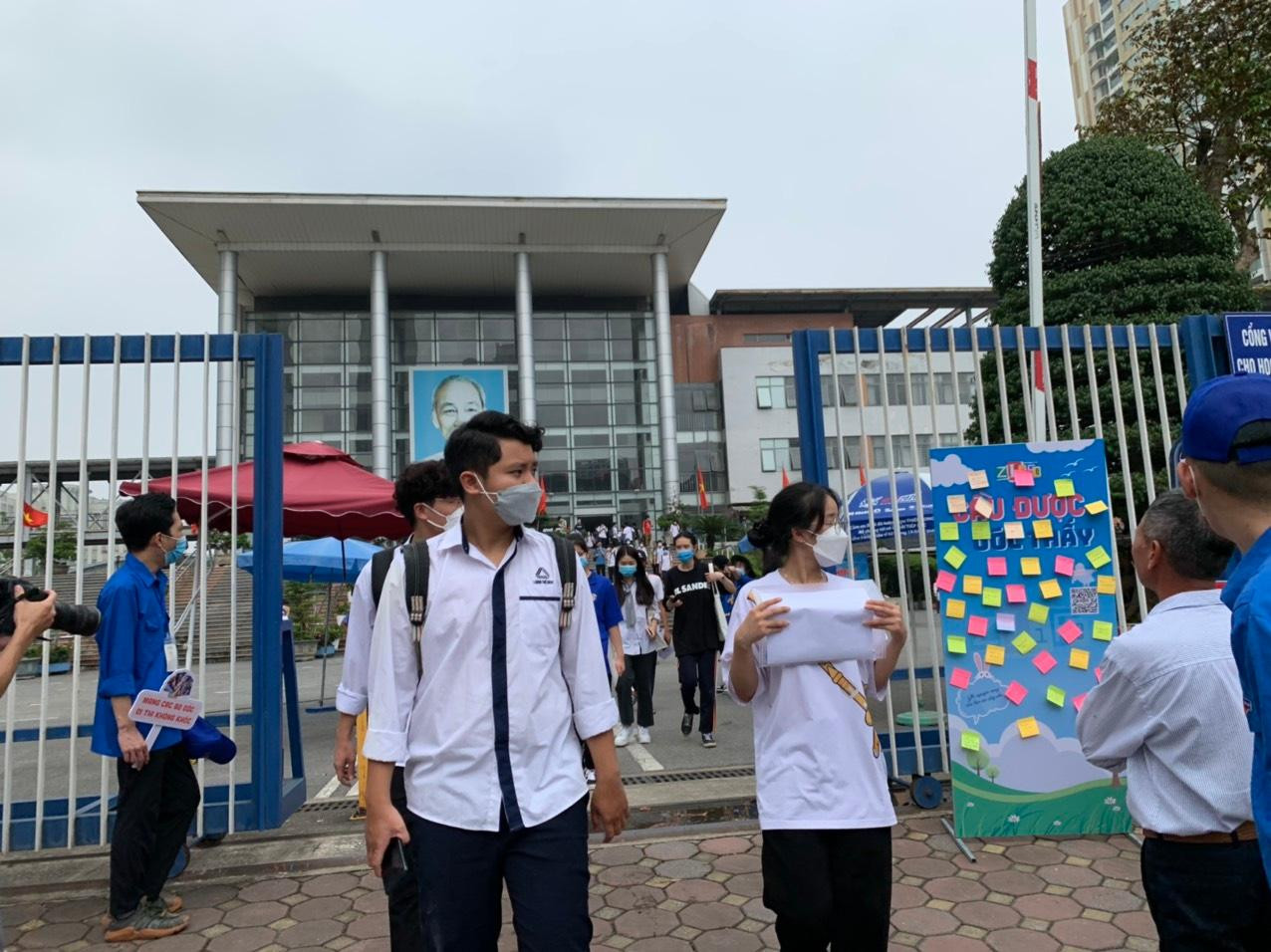 CẬP NHẬT: Hơn 1 triệu thí sinh háo hức làm thủ tục thi tốt nghiệp THPT 2022 ảnh 63 CẬP NHẬT: Hơn 1 triệu thí sinh háo hức làm thủ tục thi tốt nghiệp THPT 2022 ảnh 63