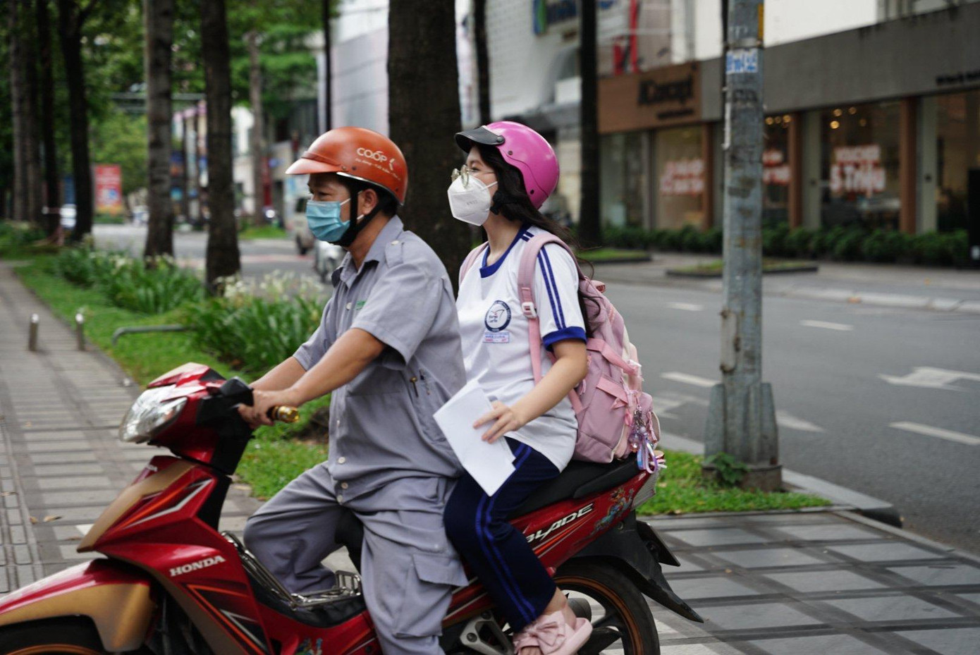 CẬP NHẬT: Hơn 1 triệu thí sinh háo hức làm thủ tục thi tốt nghiệp THPT 2022 ảnh 21 CẬP NHẬT: Hơn 1 triệu thí sinh háo hức làm thủ tục thi tốt nghiệp THPT 2022 ảnh 21