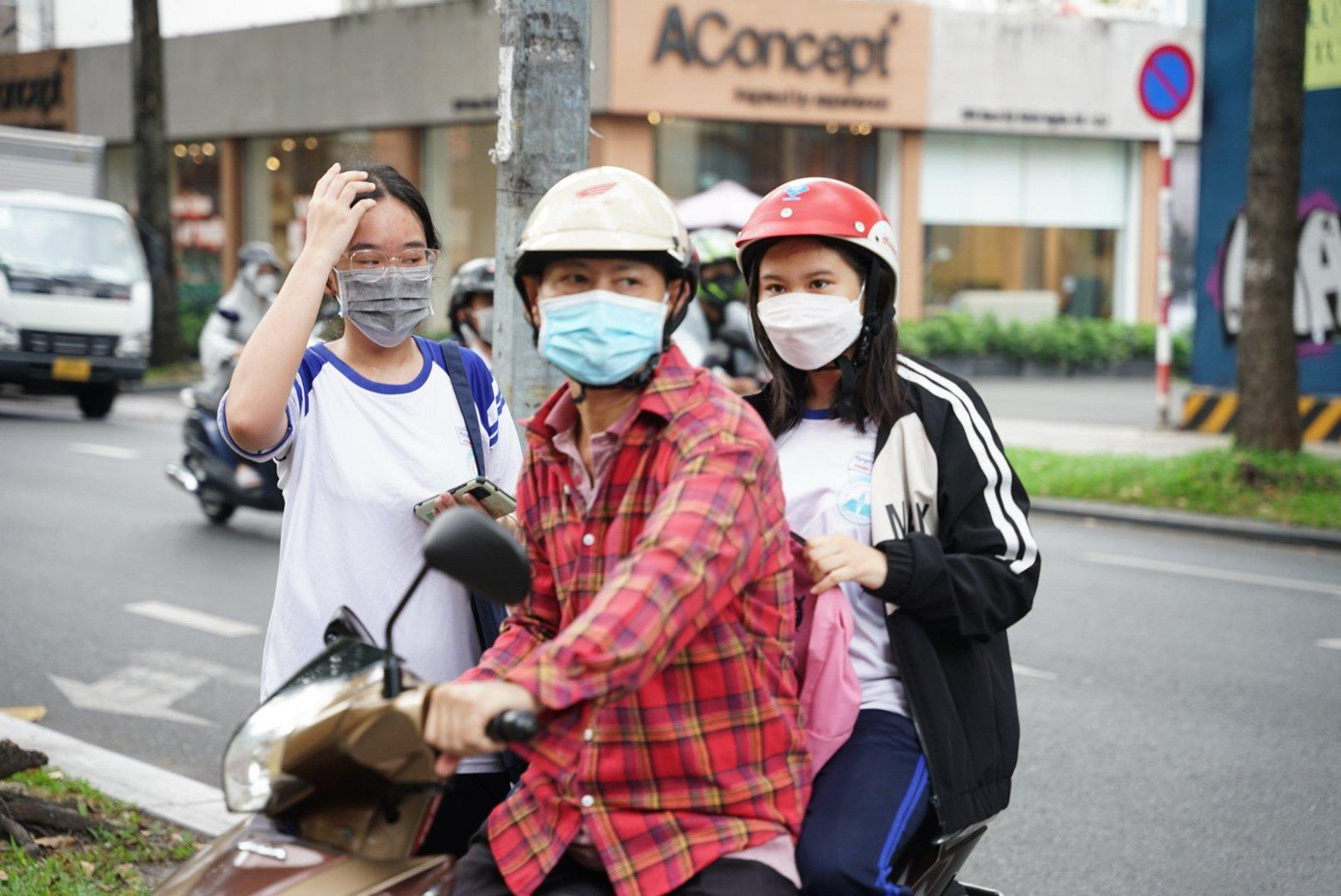 CẬP NHẬT: Hơn 1 triệu thí sinh háo hức làm thủ tục thi tốt nghiệp THPT 2022 ảnh 20 CẬP NHẬT: Hơn 1 triệu thí sinh háo hức làm thủ tục thi tốt nghiệp THPT 2022 ảnh 20