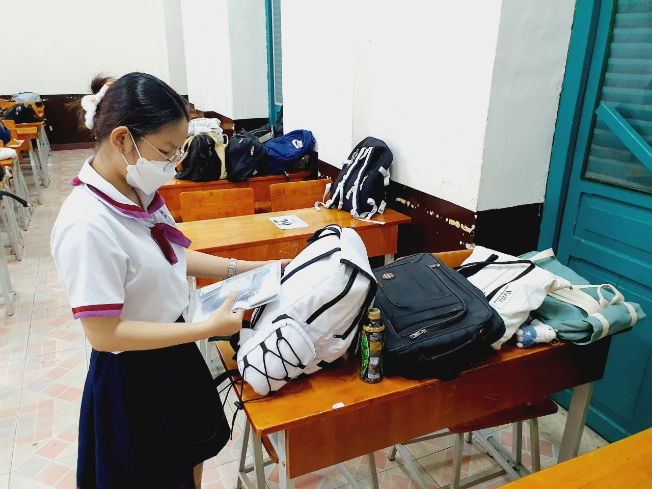 Thí sinh tự tin thi xong Ngữ Văn, cập nhật giải đề ảnh 17