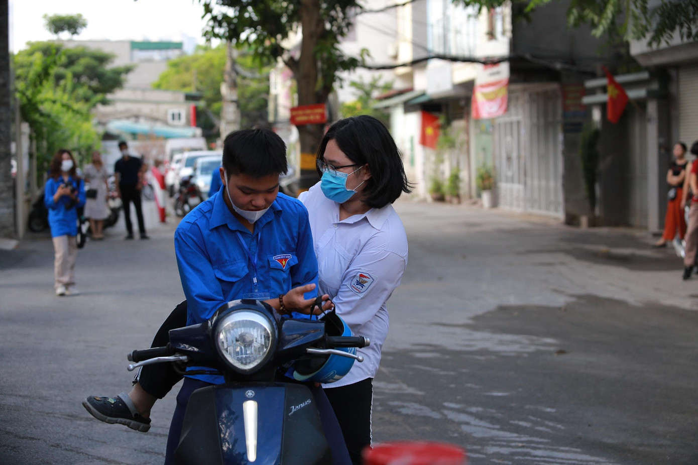 Thí sinh tự tin thi xong Ngữ Văn, cập nhật giải đề ảnh 36