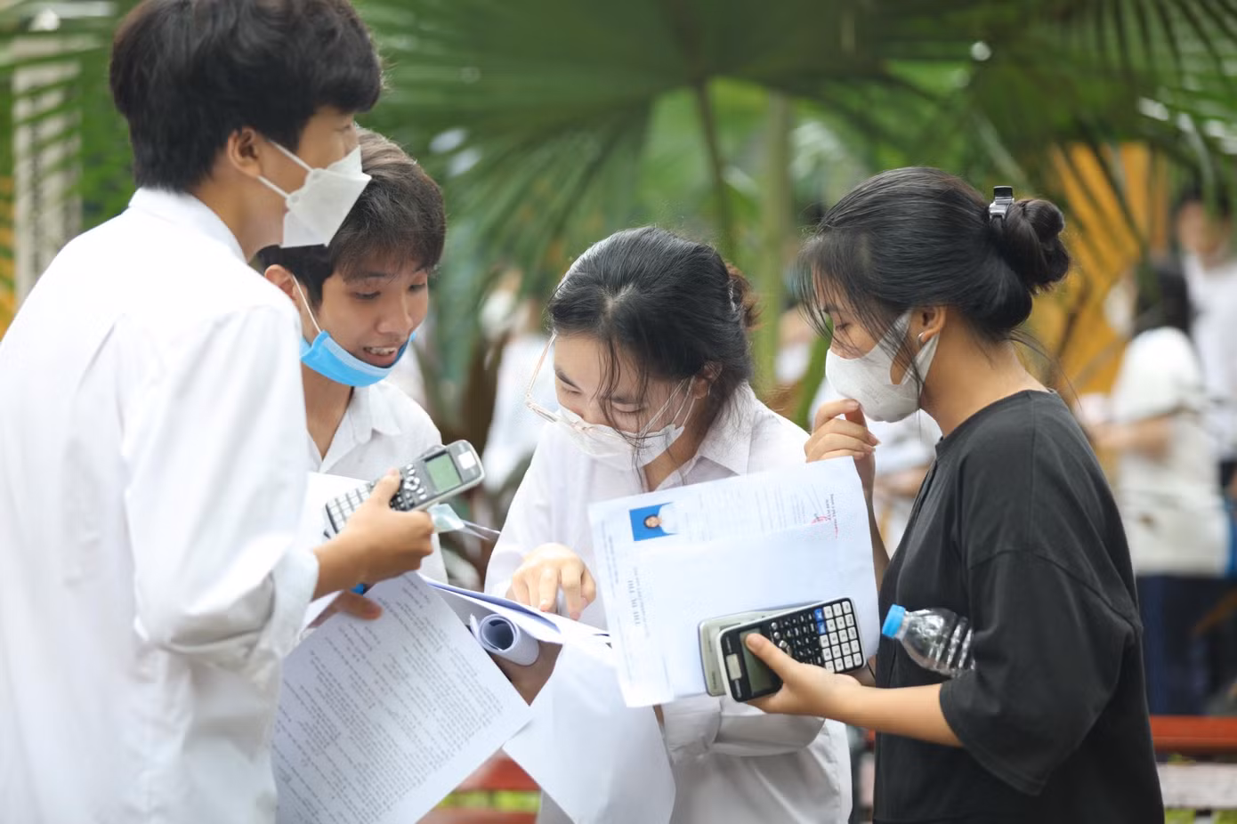 Thí sinh tại điểm thi trường Chu Văn An