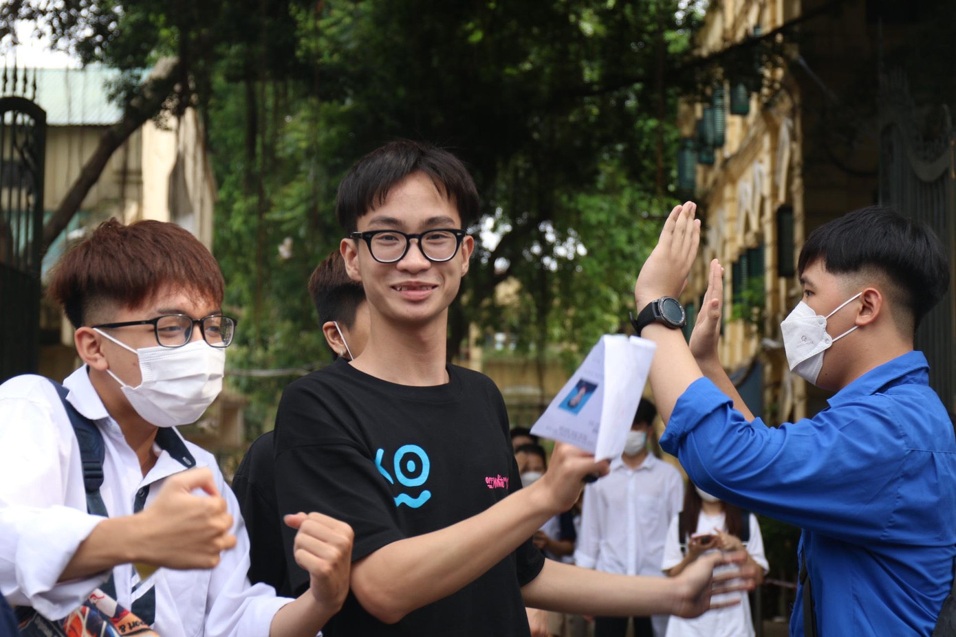 Thí sinh hoàn thành thi tốt nghiệp, cập nhật giải đề Ngoại Ngữ ảnh 21 Thí sinh hoàn thành thi tốt nghiệp, cập nhật giải đề Ngoại Ngữ ảnh 21