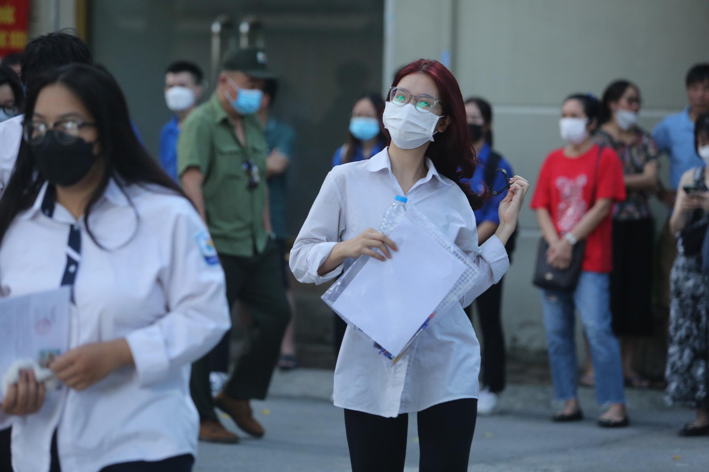 Thí sinh tự tin thi xong Ngữ Văn, cập nhật giải đề ảnh 37