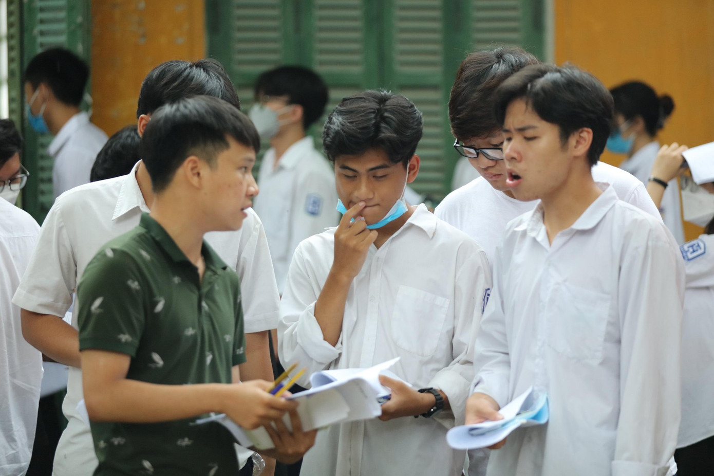 Gần một triệu thí sinh hoàn thành thi môn Toán, liệu có mưa điểm 10? ảnh 74 Gần một triệu thí sinh hoàn thành thi môn Toán, liệu có mưa điểm 10? ảnh 74