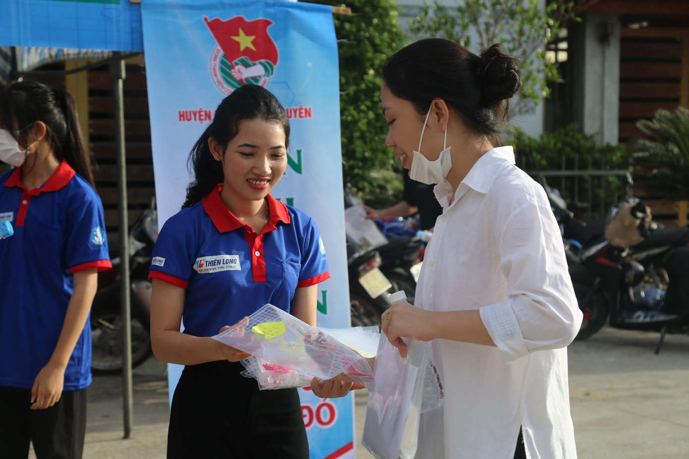 Thí sinh tự tin thi xong Ngữ Văn, cập nhật giải đề ảnh 68