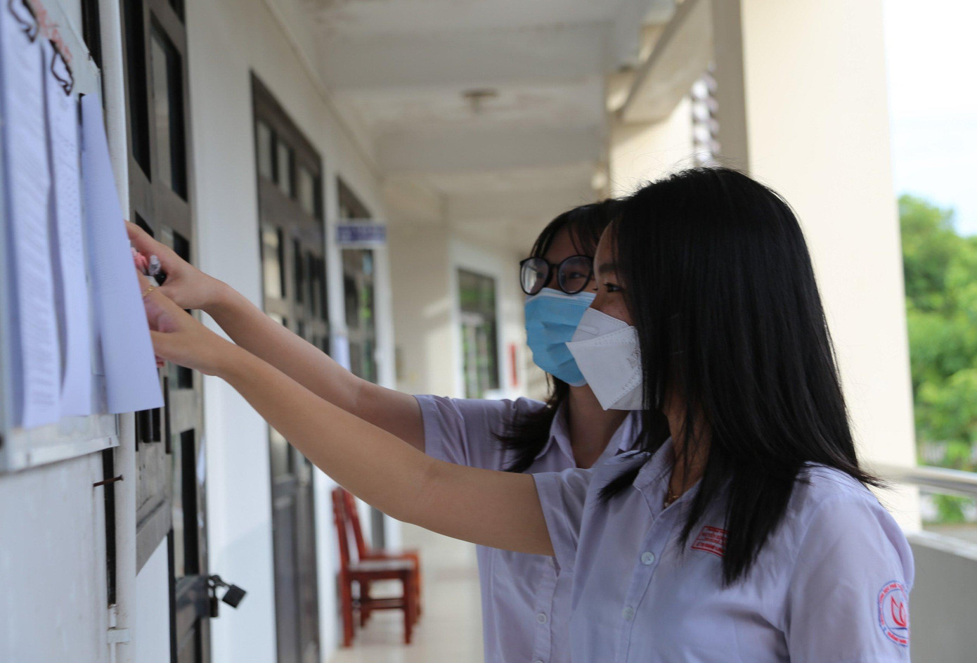 Tra lại số báo danh