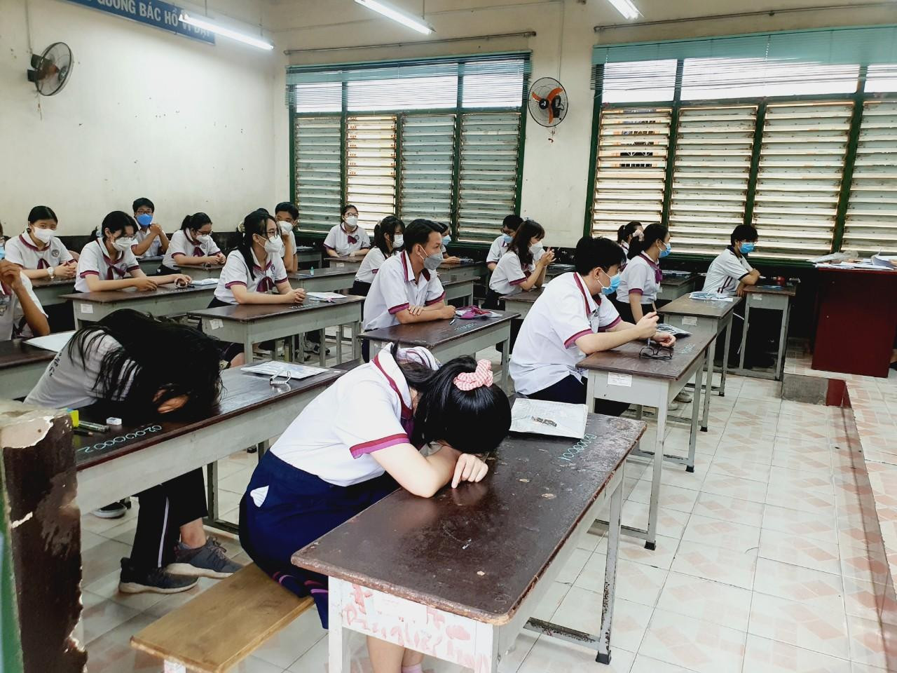 Thí sinh tự tin thi xong Ngữ Văn, cập nhật giải đề ảnh 58