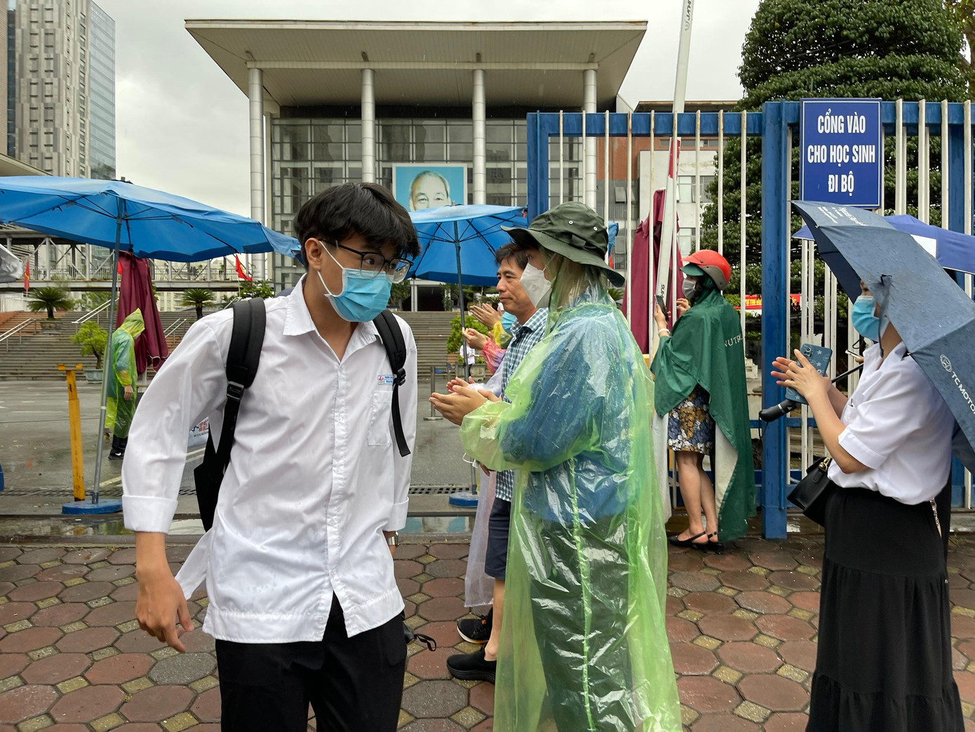 Gần một triệu thí sinh hoàn thành thi môn Toán, liệu có mưa điểm 10? ảnh 55 Gần một triệu thí sinh hoàn thành thi môn Toán, liệu có mưa điểm 10? ảnh 55