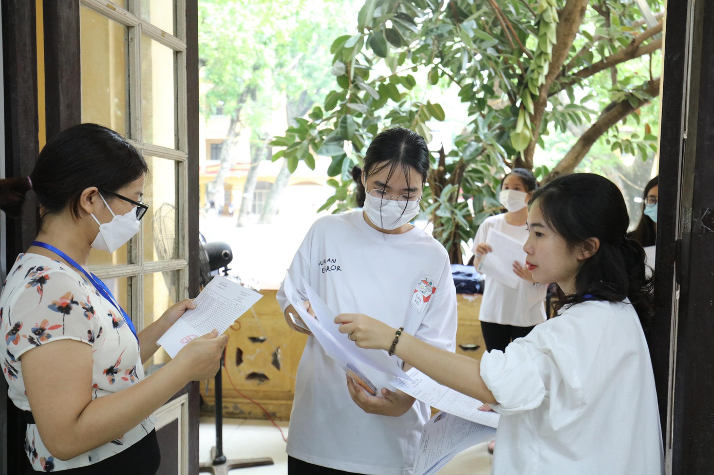 CẬP NHẬT: Hơn 1 triệu thí sinh háo hức làm thủ tục thi tốt nghiệp THPT 2022 ảnh 41 CẬP NHẬT: Hơn 1 triệu thí sinh háo hức làm thủ tục thi tốt nghiệp THPT 2022 ảnh 41