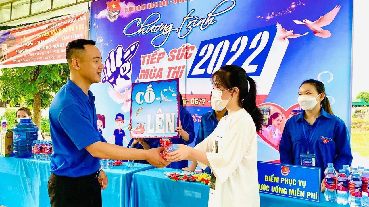 Thí sinh tự tin thi xong Ngữ Văn, cập nhật giải đề ảnh 67