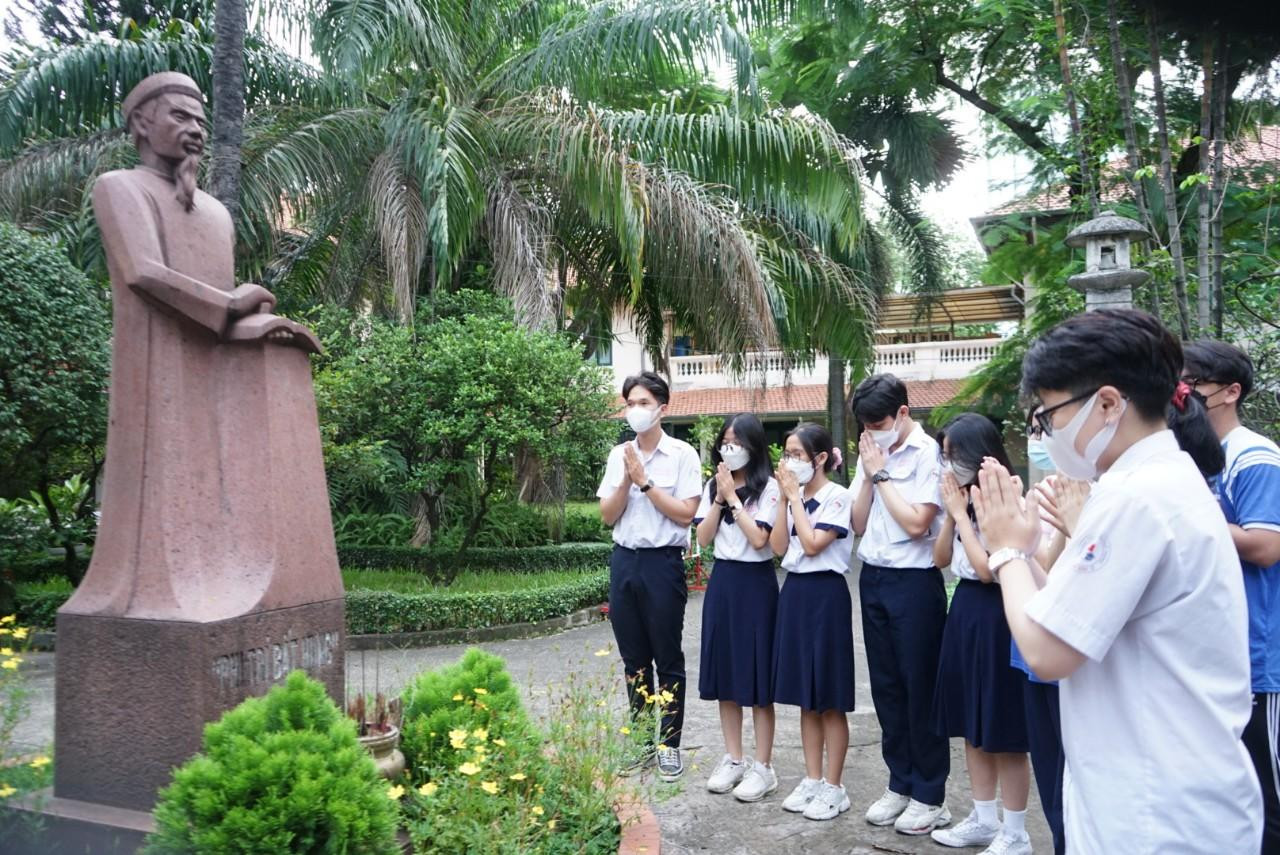 Thí sinh tự tin thi xong Ngữ Văn, cập nhật giải đề ảnh 61