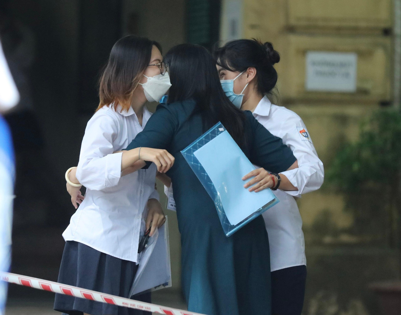 Thí sinh tự tin thi xong Ngữ Văn, cập nhật giải đề ảnh 118