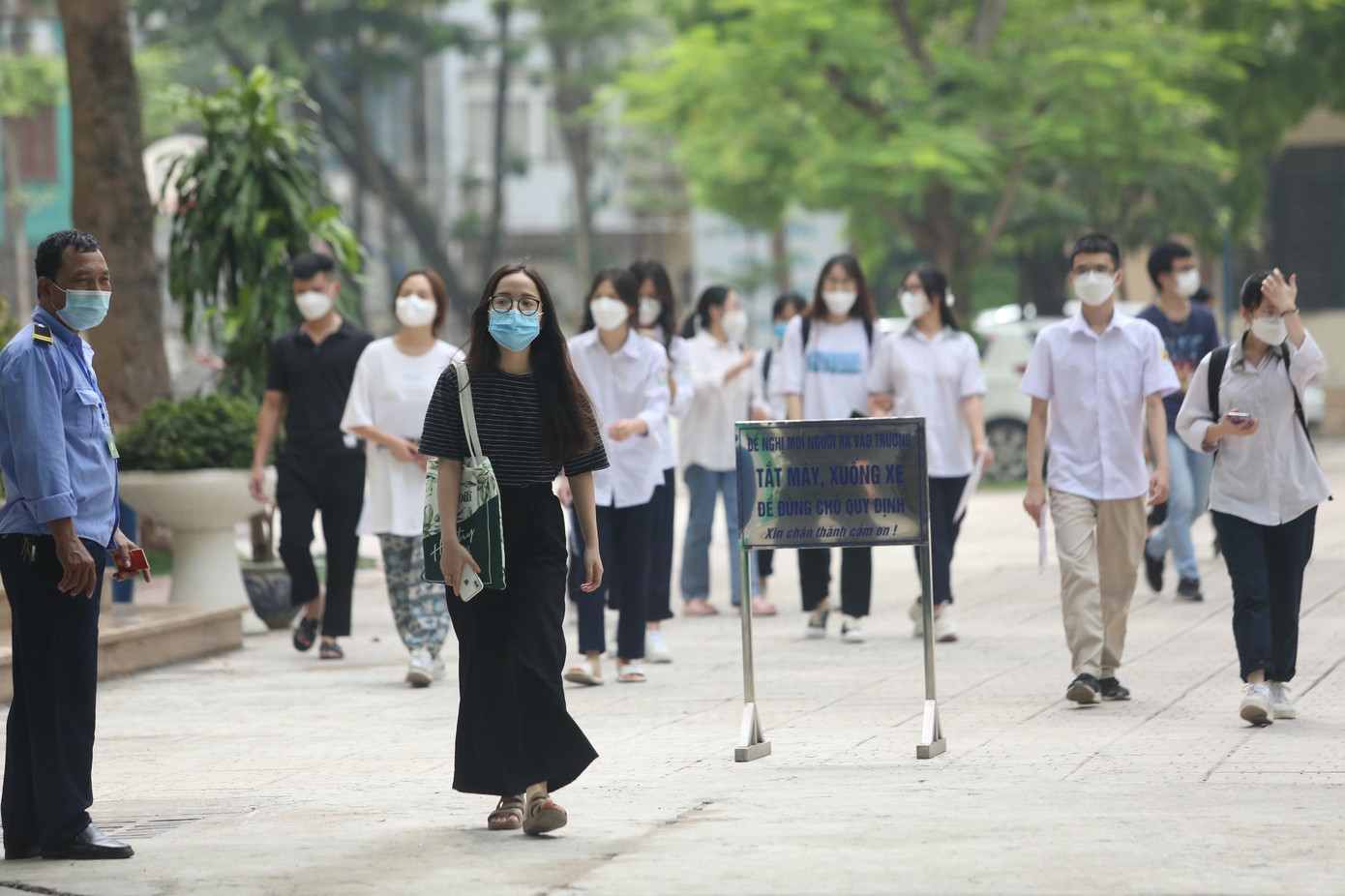 CẬP NHẬT: Hơn 1 triệu thí sinh háo hức làm thủ tục thi tốt nghiệp THPT 2022 ảnh 57 CẬP NHẬT: Hơn 1 triệu thí sinh háo hức làm thủ tục thi tốt nghiệp THPT 2022 ảnh 57