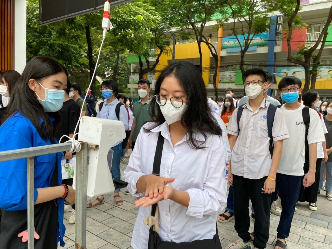 CẬP NHẬT: Hơn 1 triệu thí sinh háo hức làm thủ tục thi tốt nghiệp THPT 2022 ảnh 15 CẬP NHẬT: Hơn 1 triệu thí sinh háo hức làm thủ tục thi tốt nghiệp THPT 2022 ảnh 15