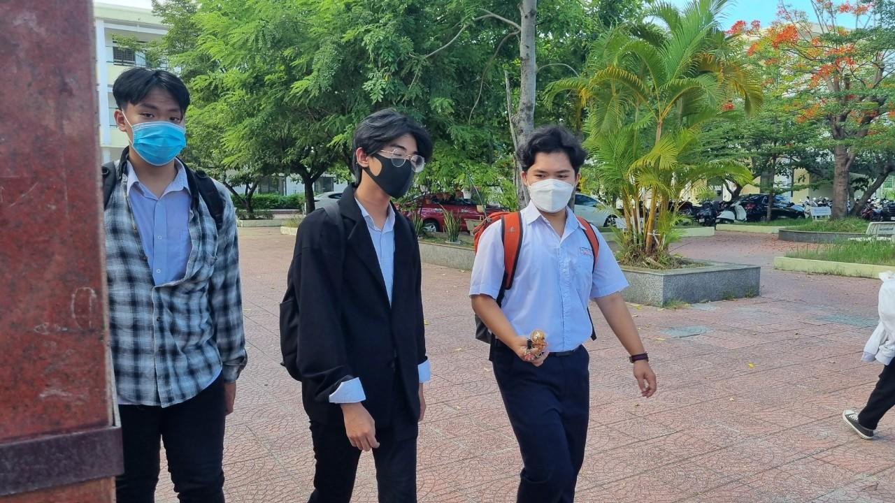 Thí sinh hoàn thành thi tốt nghiệp, cập nhật giải đề Ngoại Ngữ ảnh 16 Thí sinh hoàn thành thi tốt nghiệp, cập nhật giải đề Ngoại Ngữ ảnh 16