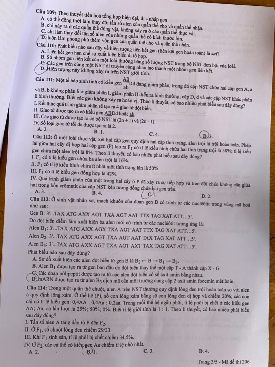 Thí sinh 'thở phào' khi hoàn thành bài thi tổ hợp, cập nhật giải đề 6 môn thi ảnh 54