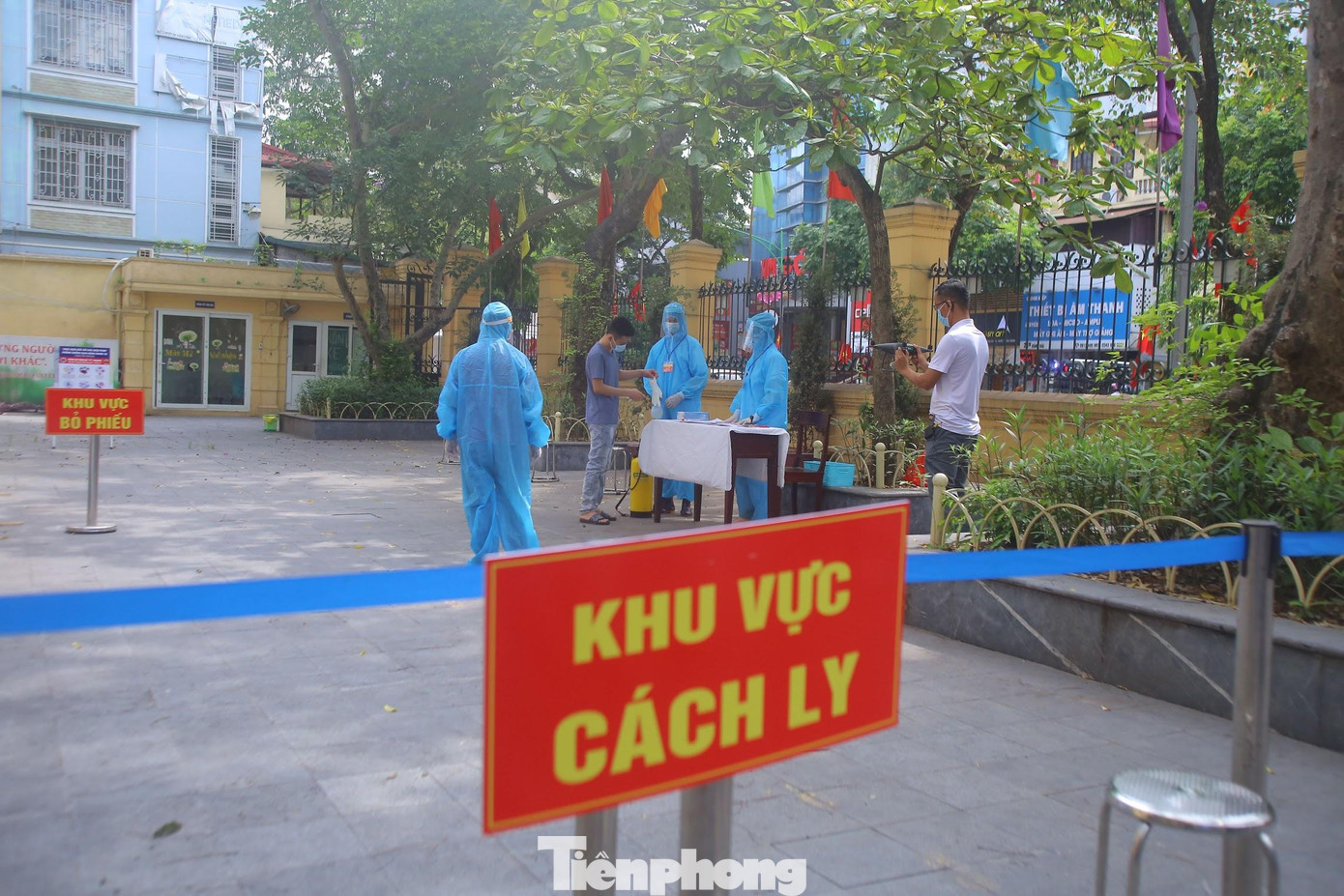Đối với những trường hợp ho sốt, hay cách ly sẽ được bỏ phiếu riêng theo phương án đã được đề ra Đối với những trường hợp ho sốt, hay cách ly sẽ được bỏ phiếu riêng theo phương án đã được đề ra