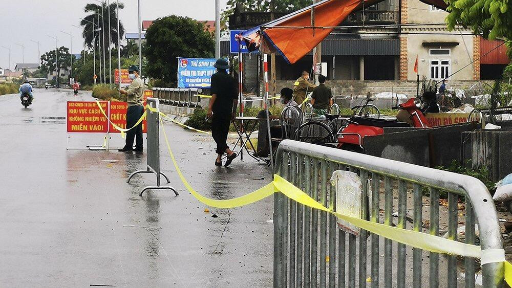 Tính từ ngày 5/7 đến chiều 7/7, Hà Nội ghi nhận 16 ca mắc COVID-19, trong đó, 7 trường hợp thuộc chùm ca bệnh ở An Mỹ, Mỹ Thành (Mỹ Đức); 7 trường hợp thuộc chùm ca bệnh ở Khu công nghiệp Thăng Long; 2 trường hợp liên quan đến yếu tố TP HCM (1 ở Hoàng Mai, 1 ở Đống Đa).