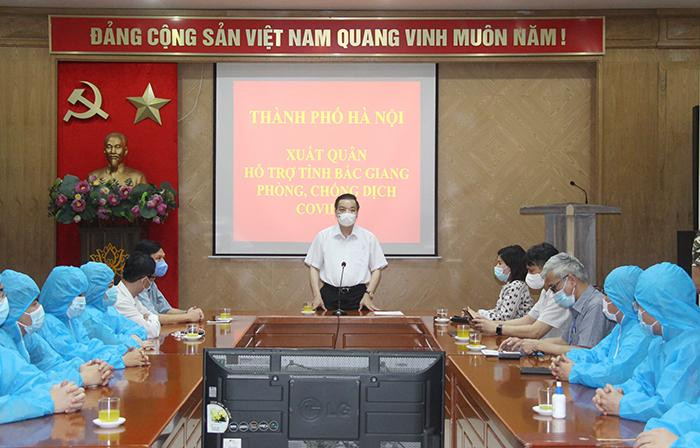 Chủ tịch Hà Nội Chu Ngọc Anh tiễn các y, bác sĩ Thủ đô lên đường hỗ trợ tỉnh Bắc Giang phòng, chống COVID-19 Chủ tịch Hà Nội Chu Ngọc Anh tiễn các y, bác sĩ Thủ đô lên đường hỗ trợ tỉnh Bắc Giang phòng, chống COVID-19