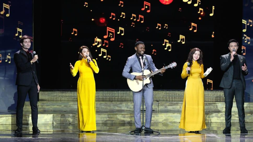 Một số tiết mục văn nghệ tại chương trình. Ảnh: Hoàng Mạnh Thắng Một số tiết mục văn nghệ tại chương trình. Ảnh: Hoàng Mạnh Thắng