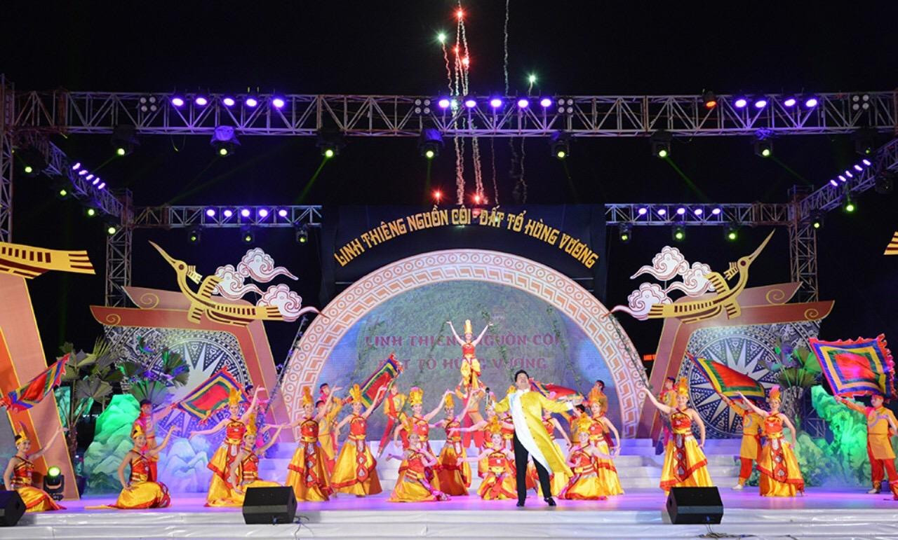 Chương trình có sự tham gia của nhiều ca sĩ nổi tiếng và nhiều tiết mục đặc sắc, mang đậm nét văn hoá đất Tổ Hùng Vương