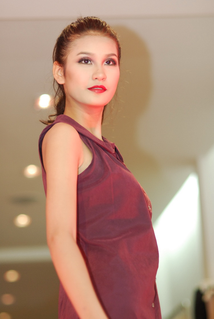 Người mẫu Top 10 Next Top Model Phan Hà Phương.