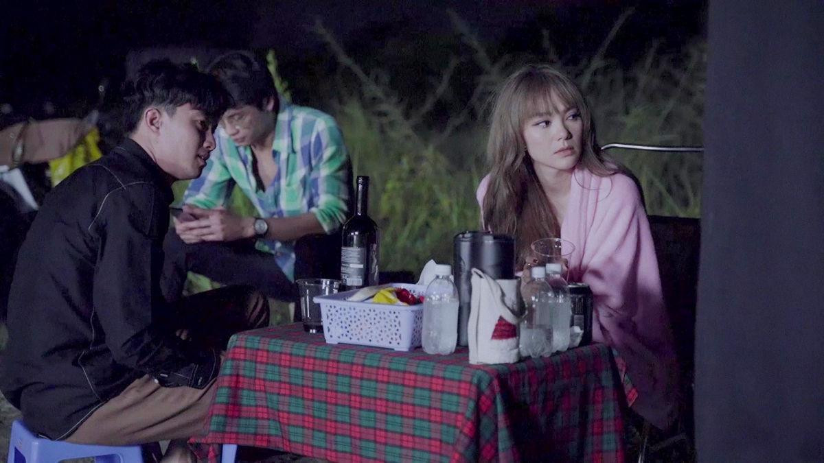 Minh Hằng rủ bạn diễn uống rượu trước khi quay cảnh nóng Minh Hằng rủ bạn diễn uống rượu trước khi quay cảnh nóng