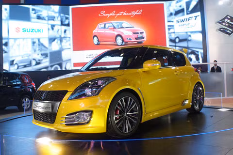 Suzuki mang tới chiếc xe nhỏ gọn chạy phố Swift