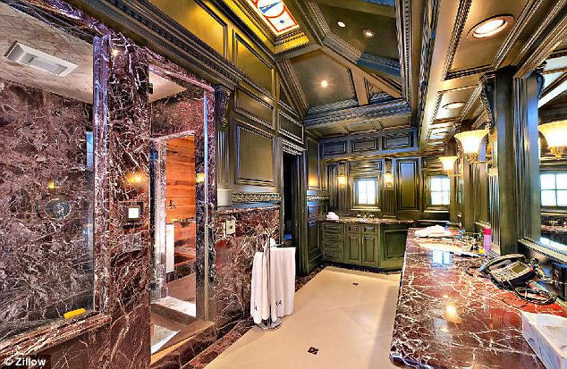 Hầu hết ngôi biệt thự được sử dụng đã thạch cao để ốp tường