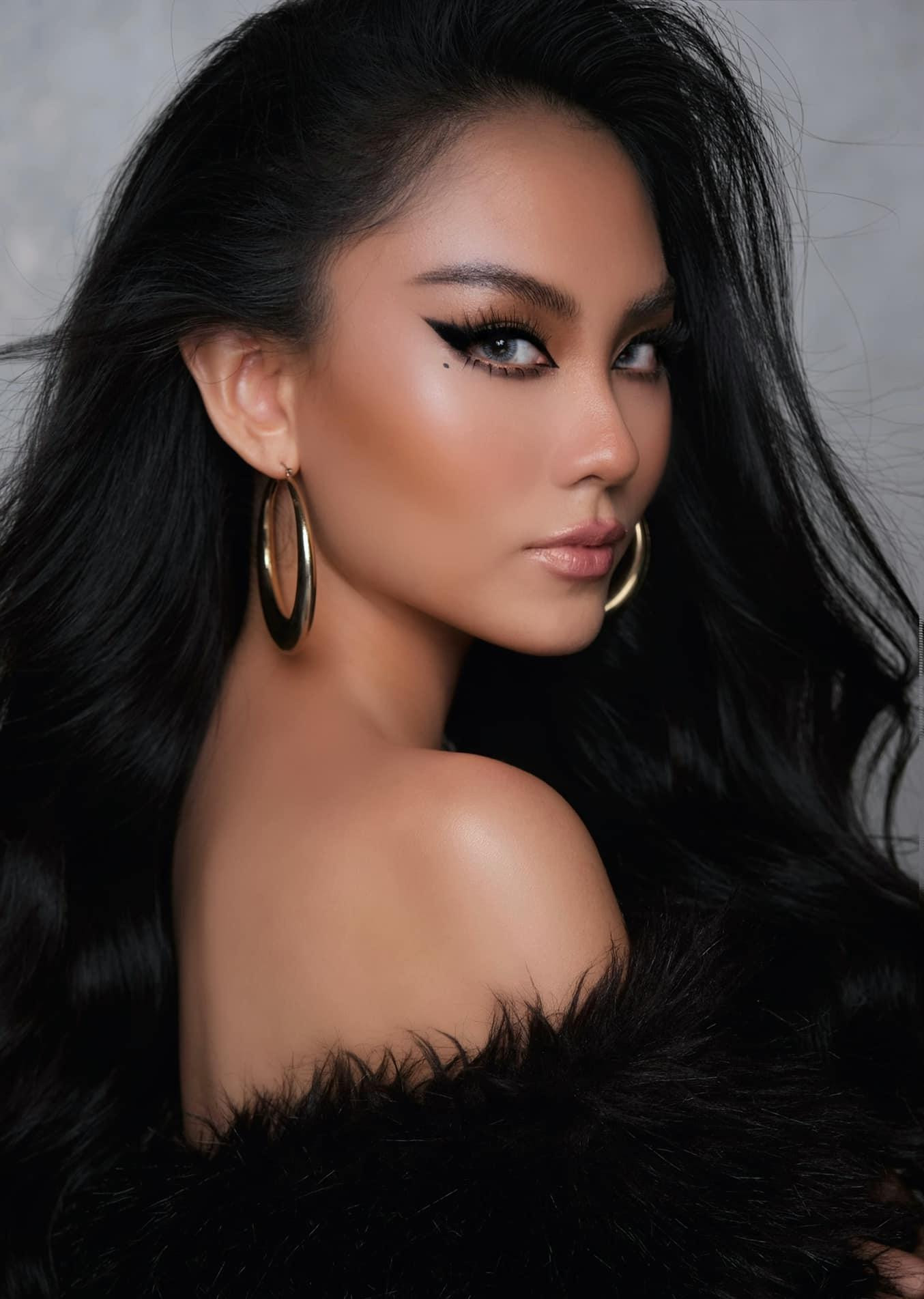 Cô đang tích cực thay đổi hình ảnh để đến với cuộc thi Miss World Vietnam 2021.