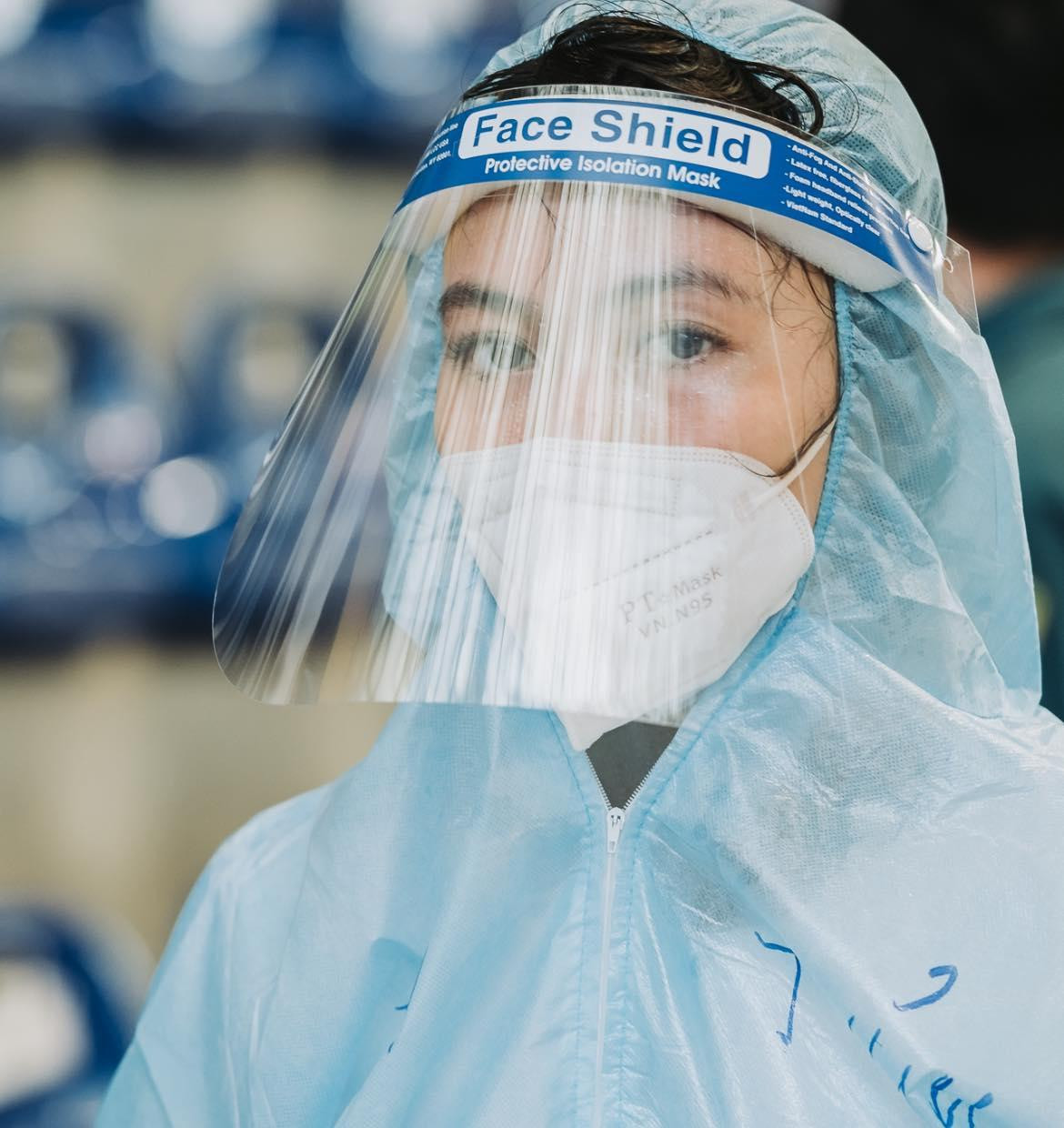 Á hậu Mâu Thuỷ cũng rất tích cực với công tác làm tình nguyện viên.