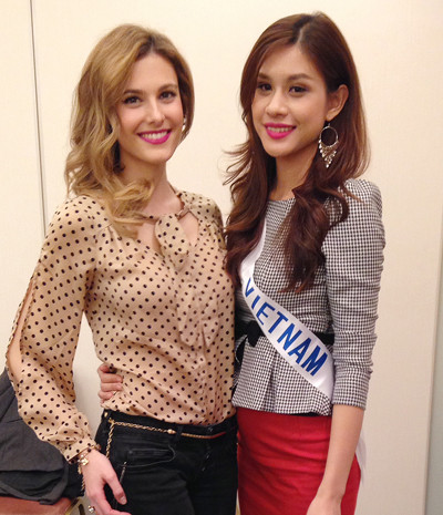 Hương Trâm cũng được gặp gỡ đương kim Hoa hậu Quốc tế 2011, María Fernanda Cornejo