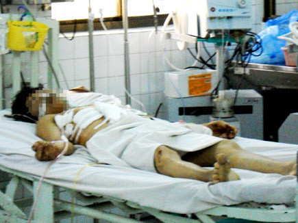 Nghi can Đ. đang được điều trị tại bệnh viện. Nghi can Đ. đang được điều trị tại bệnh viện