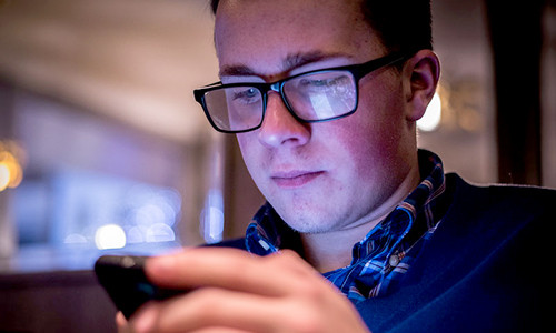 Tìm tình một đêm, chồng 'va' trúng vợ trên ứng dụng hẹn hò ảnh 1