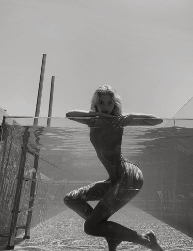 'Búp bê' Thụy Điển Elsa Hosk sắc vóc gợi cảm với vòng eo 58 ảnh 34