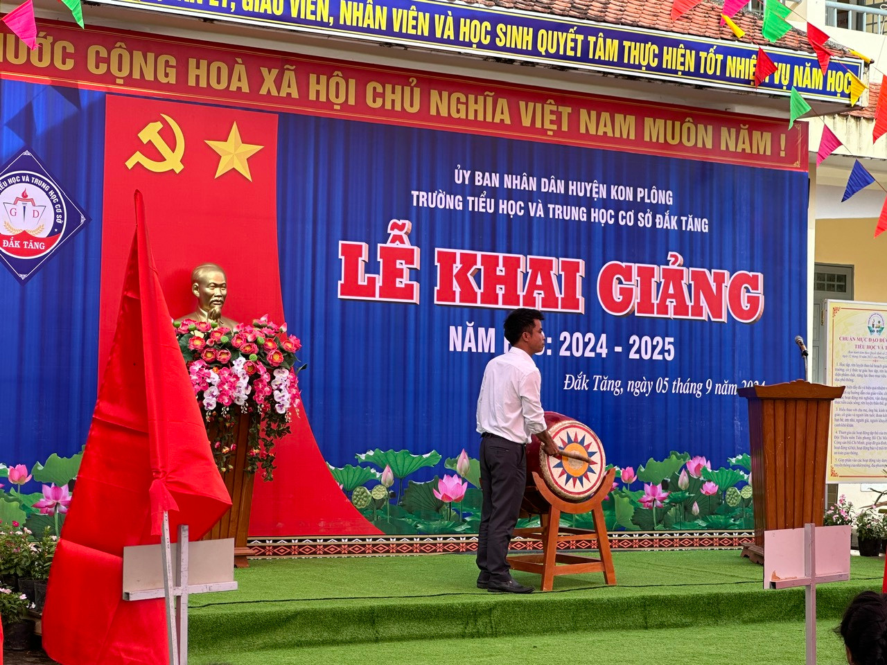 Tiếng trống bắt đầu cho năm học mới