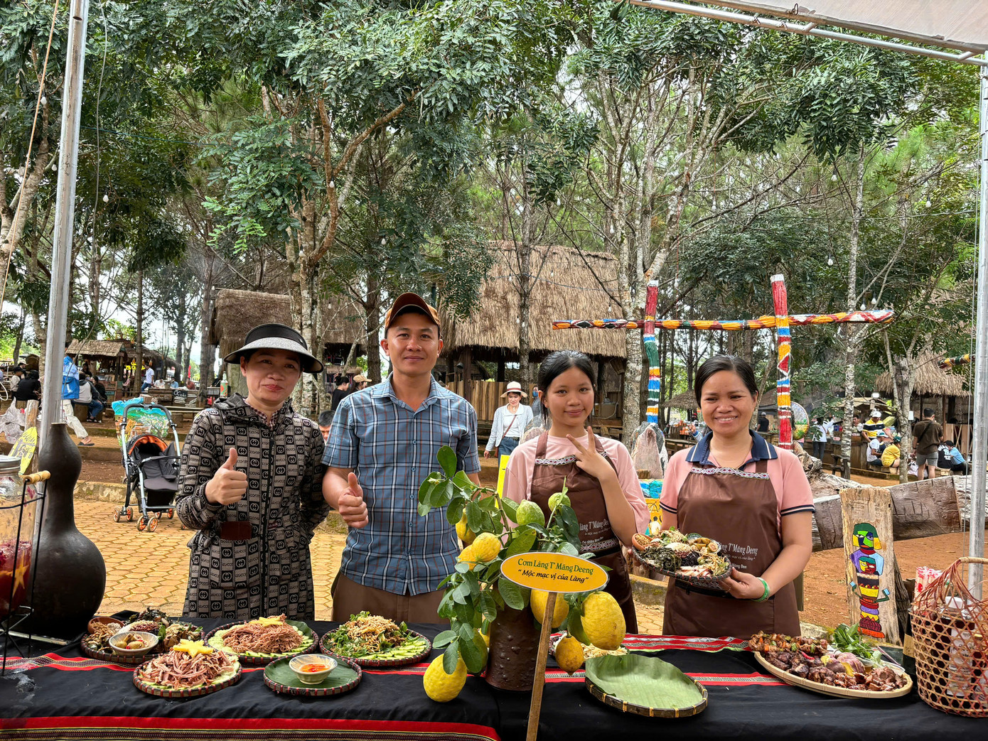 Hội thi do ban quản lý chợ phiên cùng các hộ kinh doanh tự đứng ra tổ chức. Hội thi năm nay có sự góp mặt của 6 đội.