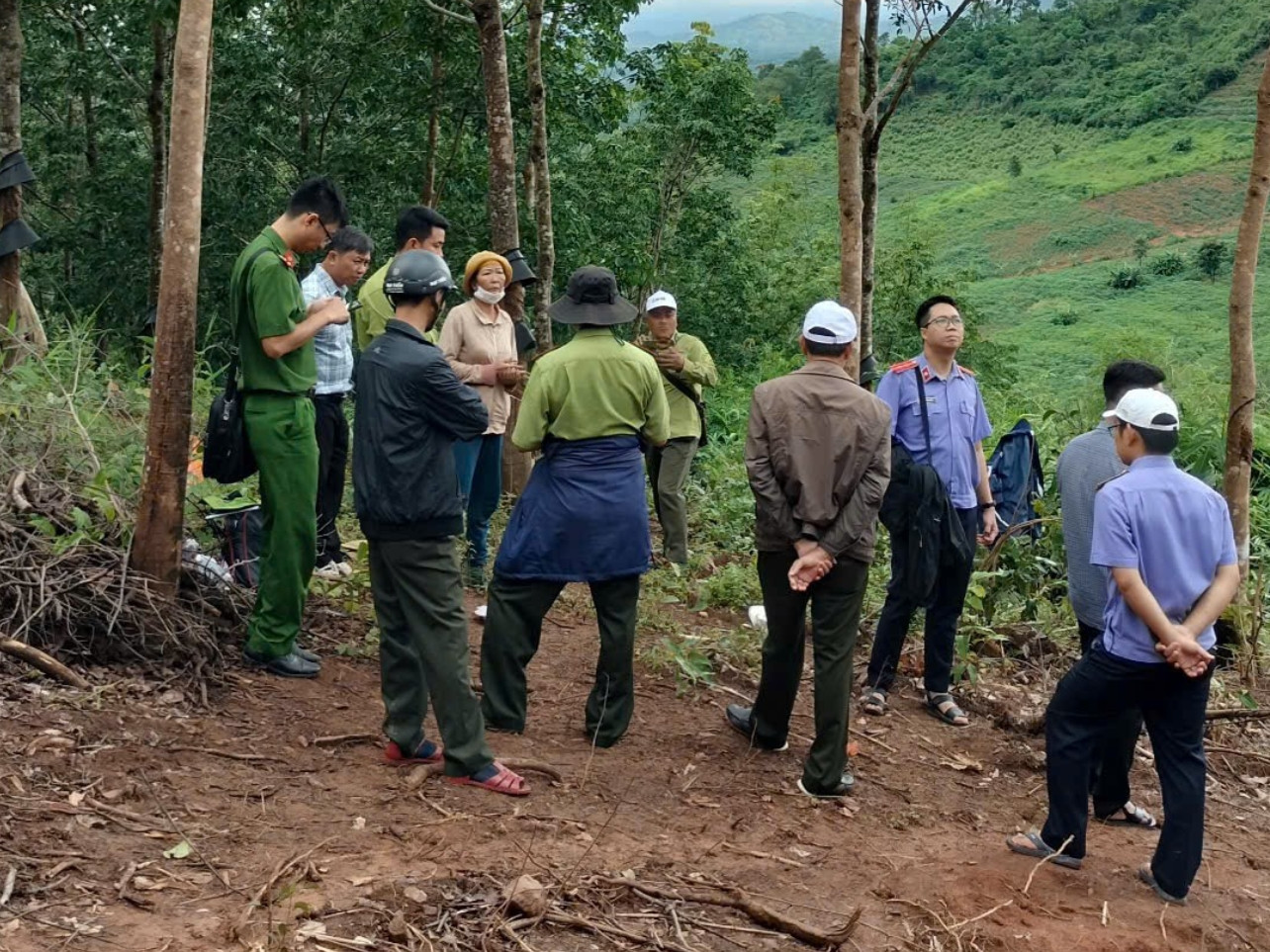 Lực lượng liên ngành khám nghiệm hiện trường. Lực lượng liên ngành khám nghiệm hiện trường.