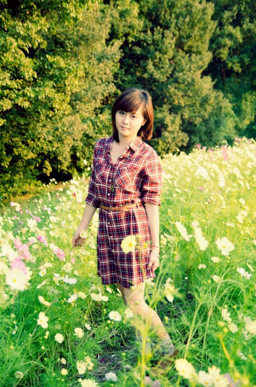 Hoàng Thùy Linh với nụ cười rạng rỡ hiện đang học chương trình học bổng 1 năm của chính phủ Nhật Bản tại đại học Osaka.. Hoàng Thùy Linh với nụ cười rạng rỡ hiện đang học chương trình học bổng 1 năm của chính phủ Nhật Bản tại đại học Osaka.